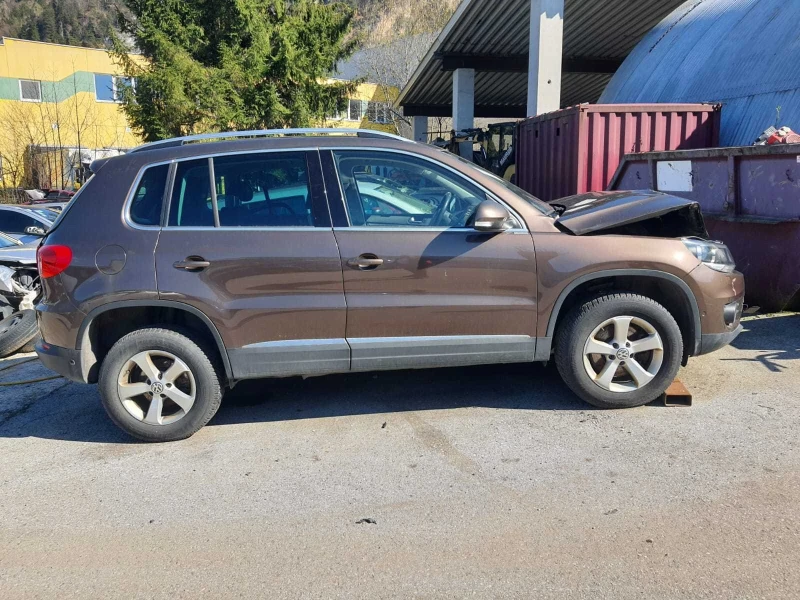 VW Tiguan 2TDI 4x4, снимка 2 - Автомобили и джипове - 53010243