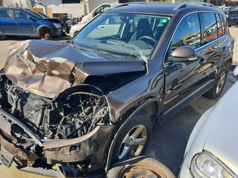 VW Tiguan 2TDI 4x4, снимка 7 - Автомобили и джипове - 53010243