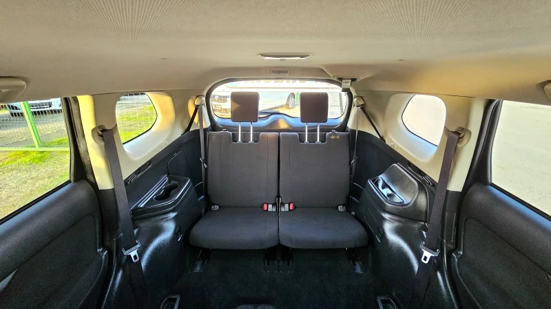 Mitsubishi Outlander 2.2DiD/150к./AUTOMATIC/4x4/7 МЕСТА/РЕАЛНИ КМ/2018г, снимка 8 - Автомобили и джипове - 52630465