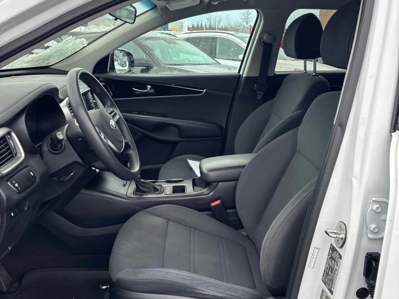 Kia Sorento * AWD * CARFAX * БЕЗ ПЪРВОНАЧАЛНА ВНОСКА, снимка 12 - Автомобили и джипове - 53231593