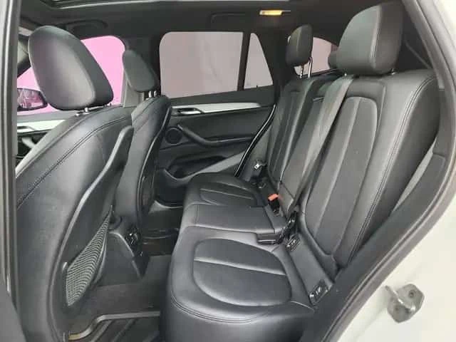 BMW X1 XDrive28i | PANO | ПОДГРЕВИ | CARFAX, снимка 11 - Автомобили и джипове - 53720325