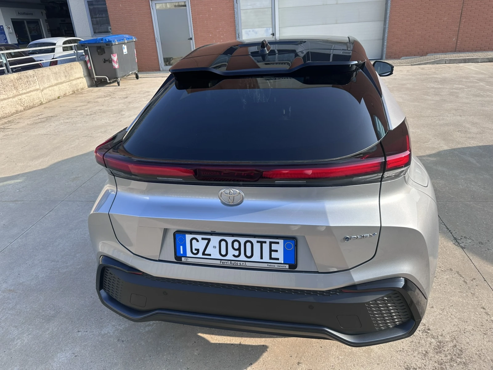 Toyota C-HR Lounge - изображение 4