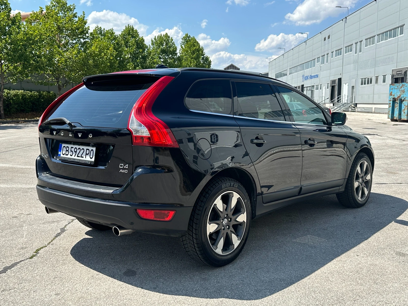 Volvo XC60 2.4d 163 к.с.  - изображение 4
