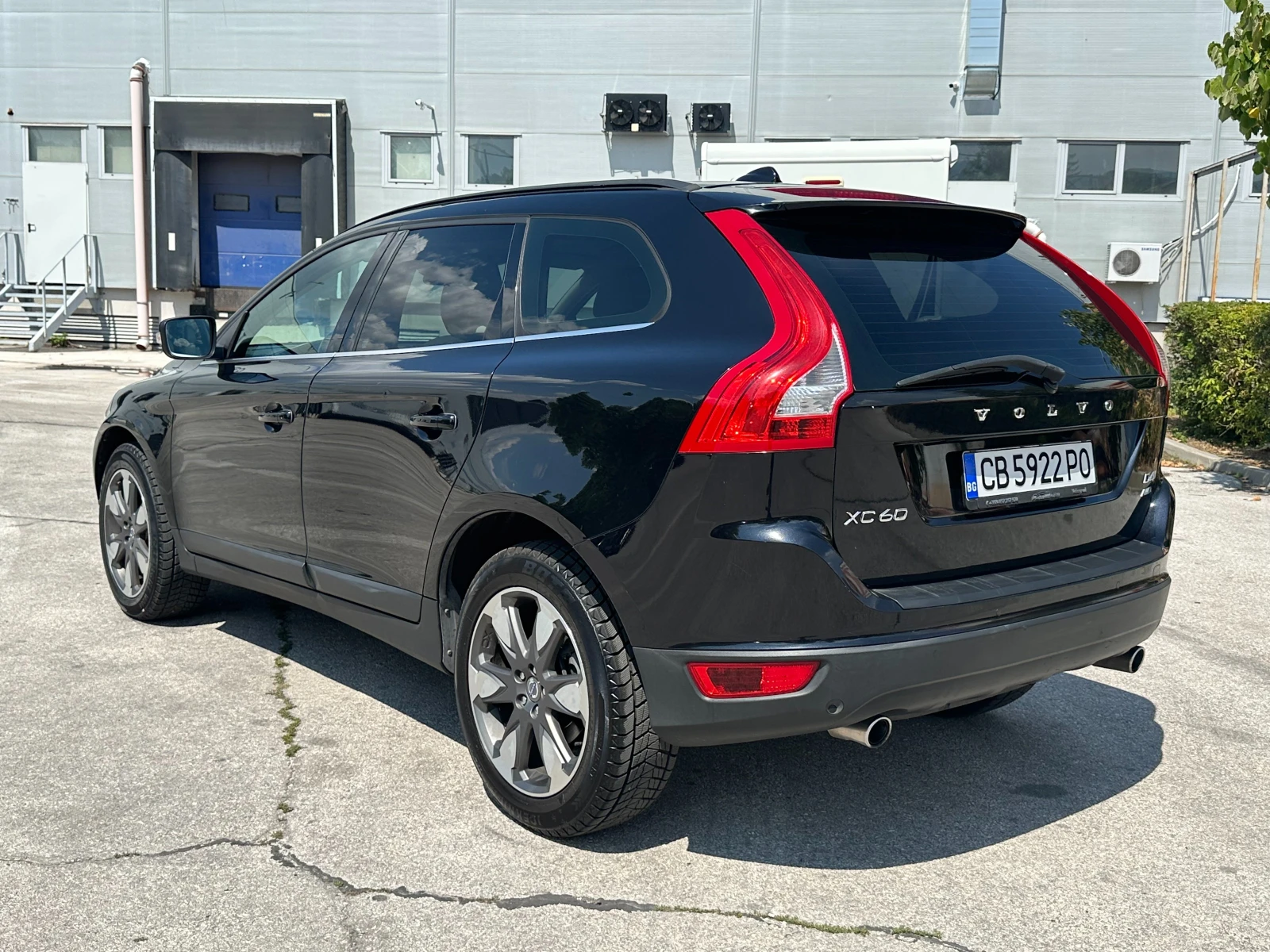Volvo XC60 2.4d 163 к.с.  - изображение 3