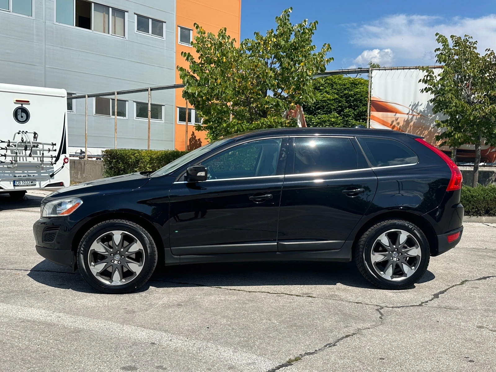 Volvo XC60 2.4d 163 к.с.  - изображение 2