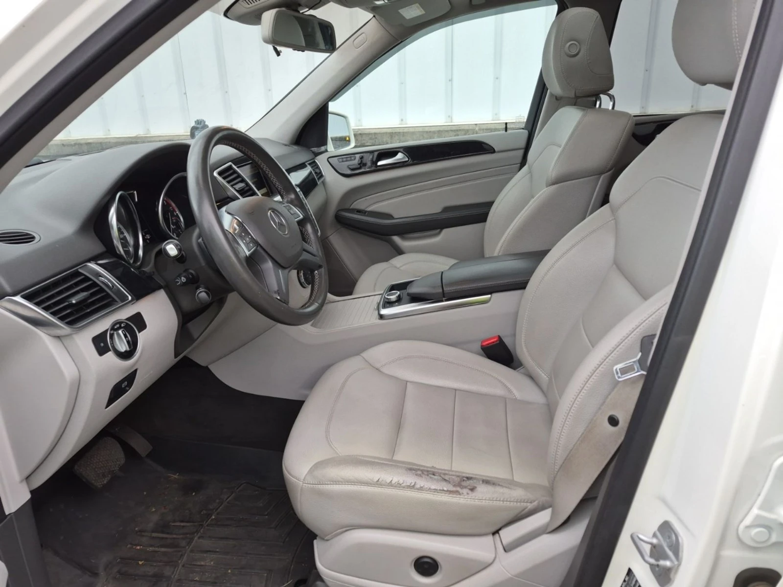 Mercedes-Benz ML BLUETEC* 4MATIC* KEYLESS* PANO* BURMESTER, снимка 8 - Автомобили и джипове - 54460216