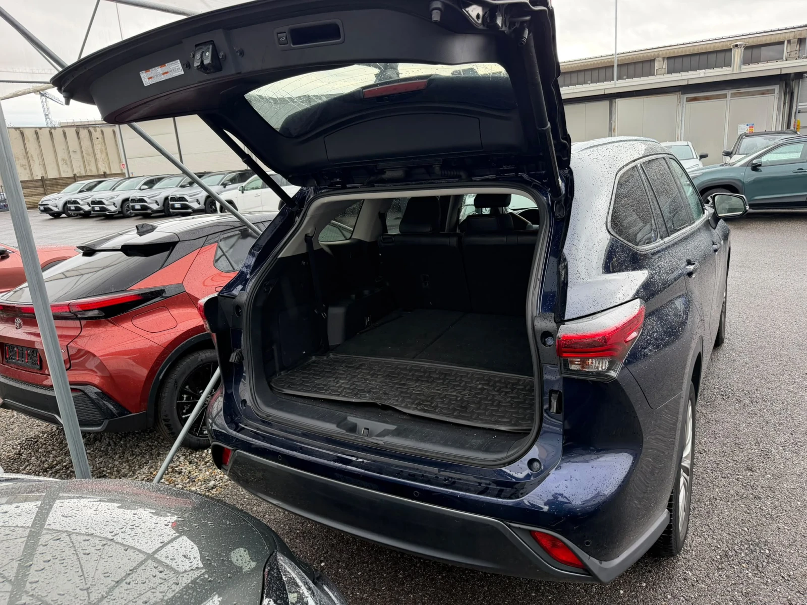 Toyota Highlander 2.5Hybrid  Lounge, снимка 5 - Автомобили и джипове - 56061811