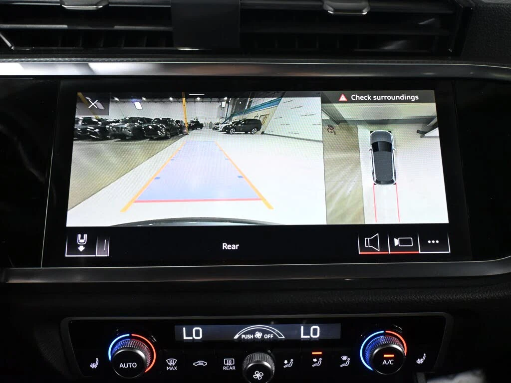 Audi Q3  quattro Prestige S Line/360/BANG AND OLUFSEN/Driv, снимка 14 - Автомобили и джипове - 56182979