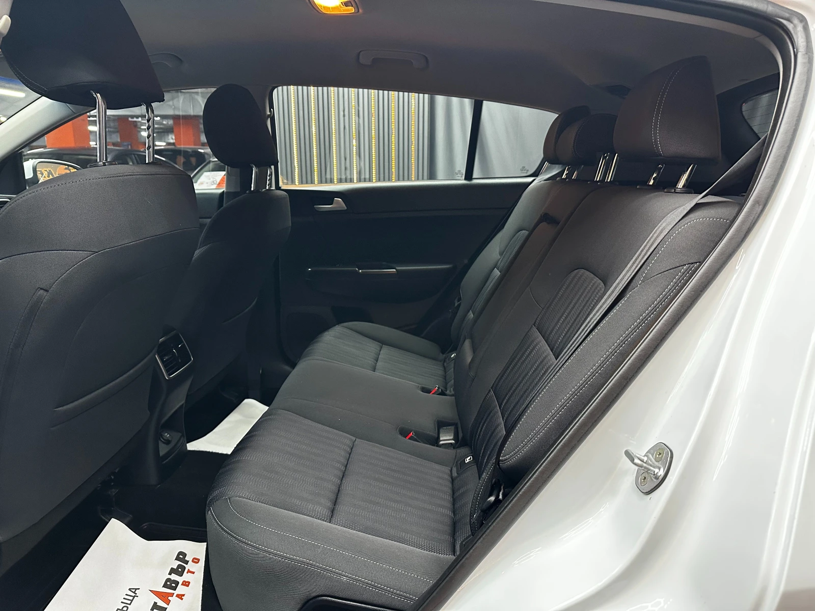 Kia Sportage 1.6i 132 к.с./ГАЗ/от БГ/ГАРАНЦИЯ, снимка 9 - Автомобили и джипове - 56199140
