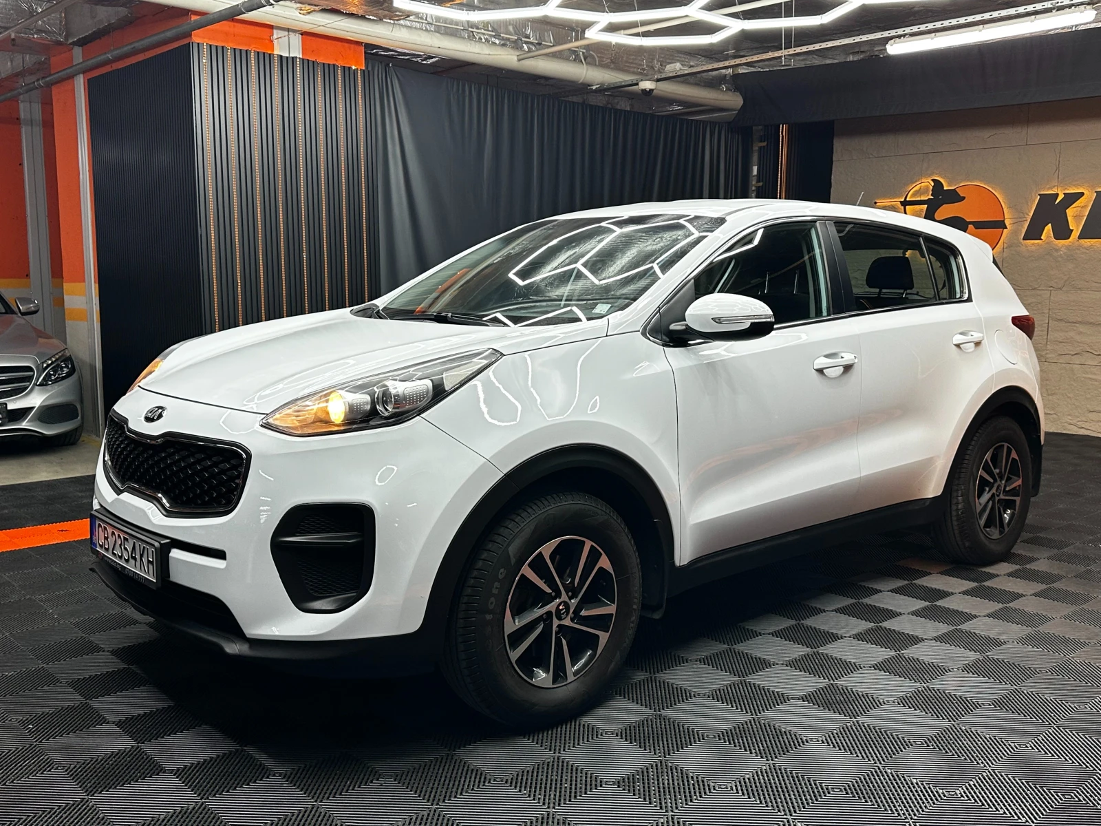 Kia Sportage 1.6i 132 к.с./ГАЗ/от БГ/ГАРАНЦИЯ, снимка 3 - Автомобили и джипове - 56199140