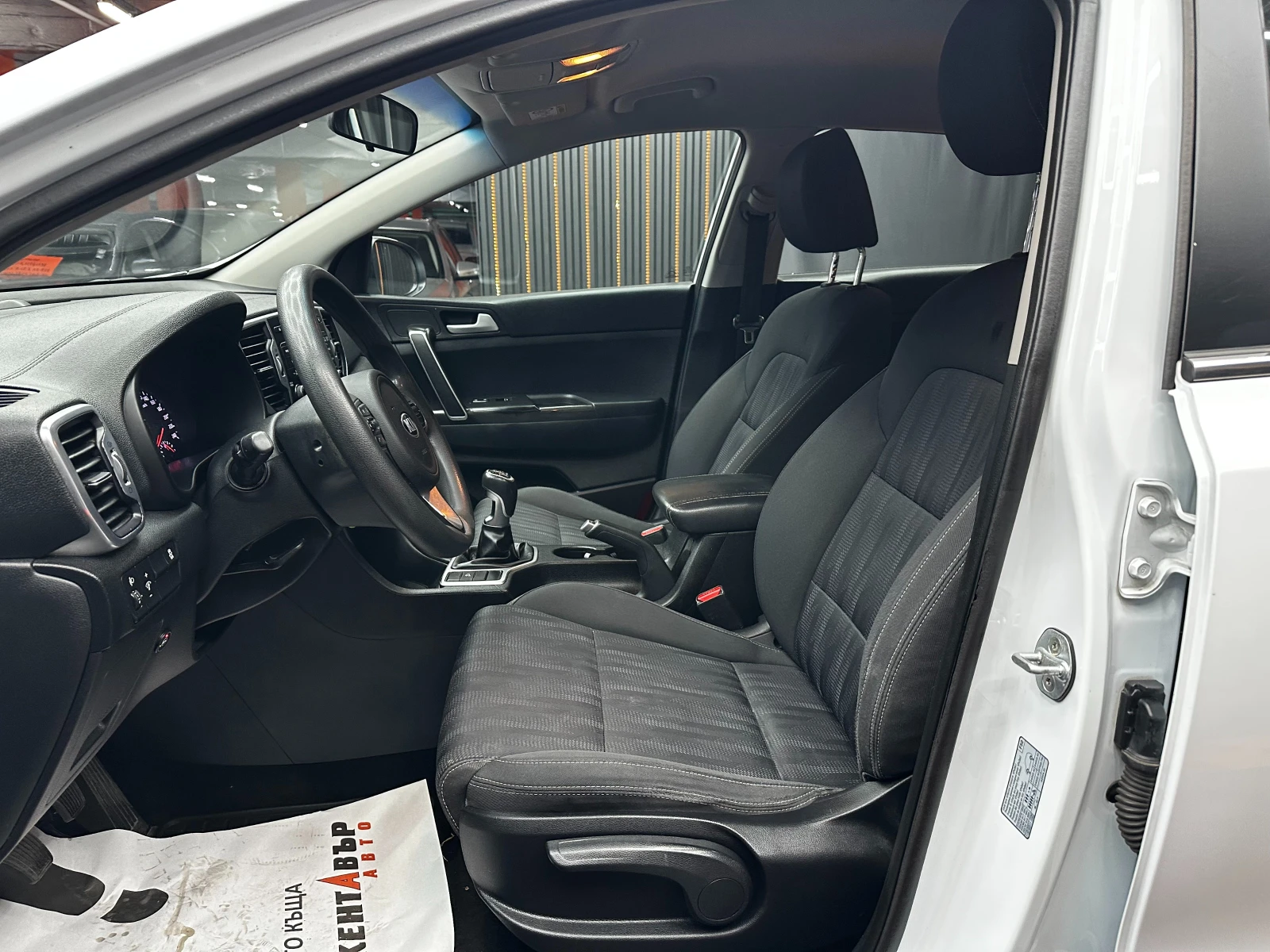 Kia Sportage 1.6i 132 к.с./ГАЗ/от БГ/ГАРАНЦИЯ, снимка 8 - Автомобили и джипове - 56199140