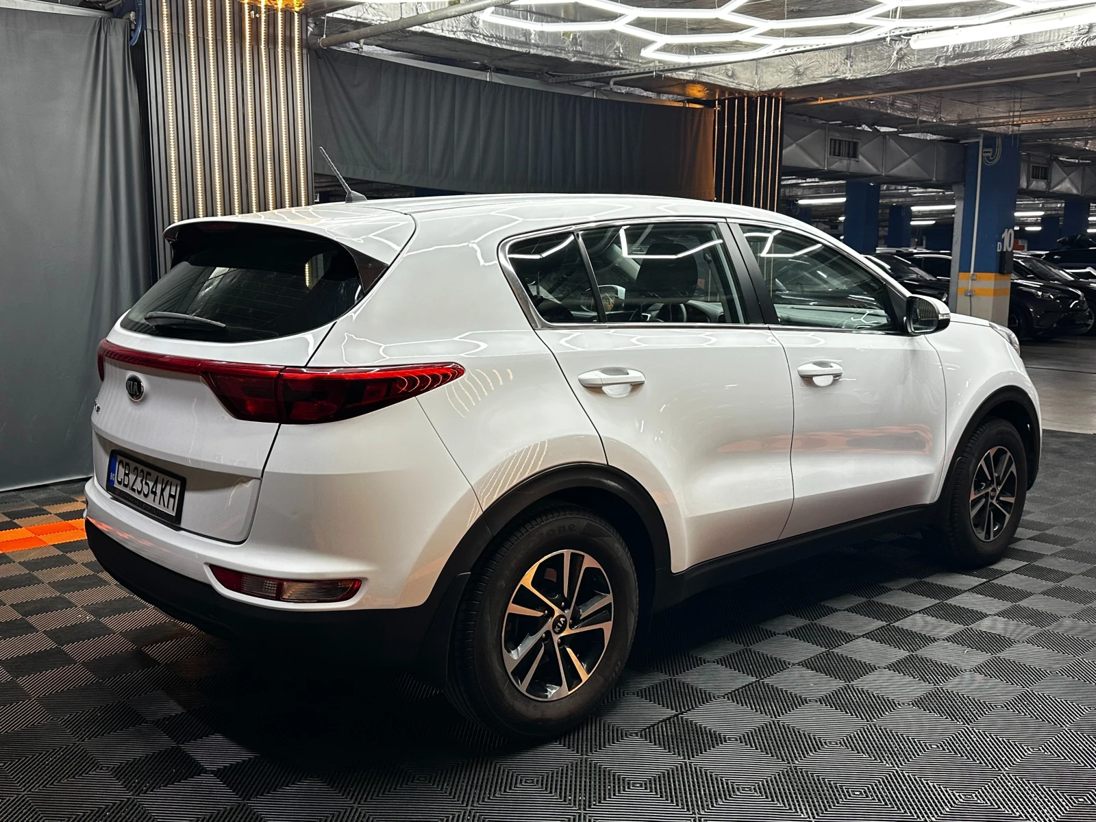 Kia Sportage 1.6i 132 к.с./ГАЗ/от БГ/ГАРАНЦИЯ, снимка 5 - Автомобили и джипове - 56199140