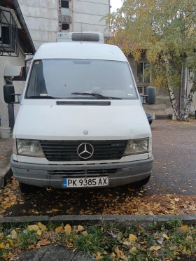     Mercedes-Benz Sprinter 208 2, 3