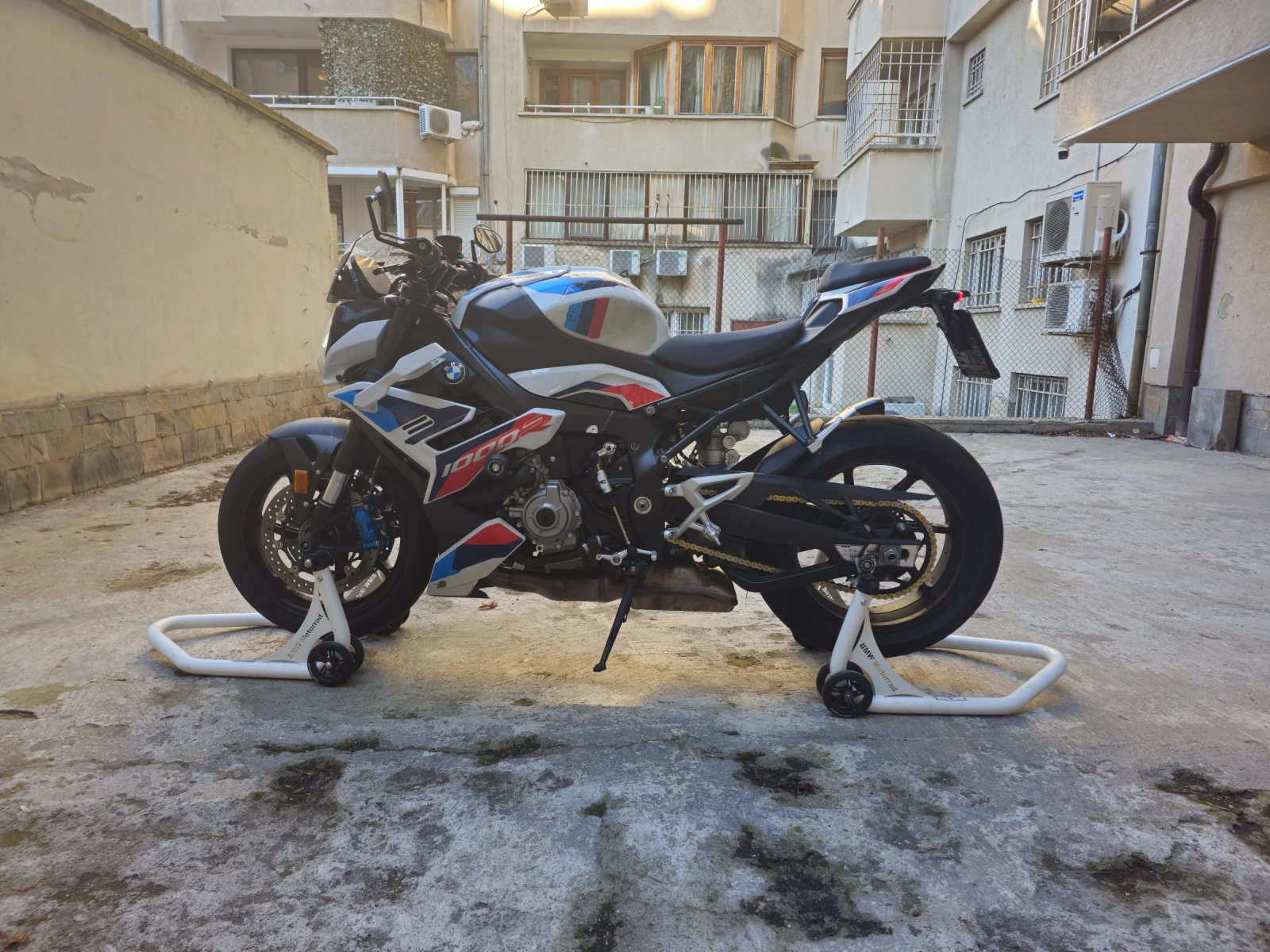 BMW M 1000 r, снимка 1