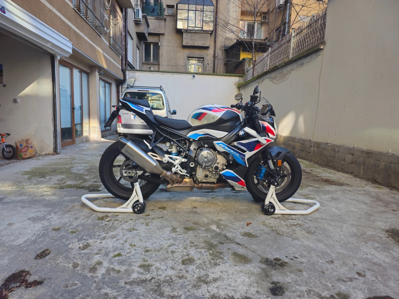 BMW M 1000 r - изображение 2