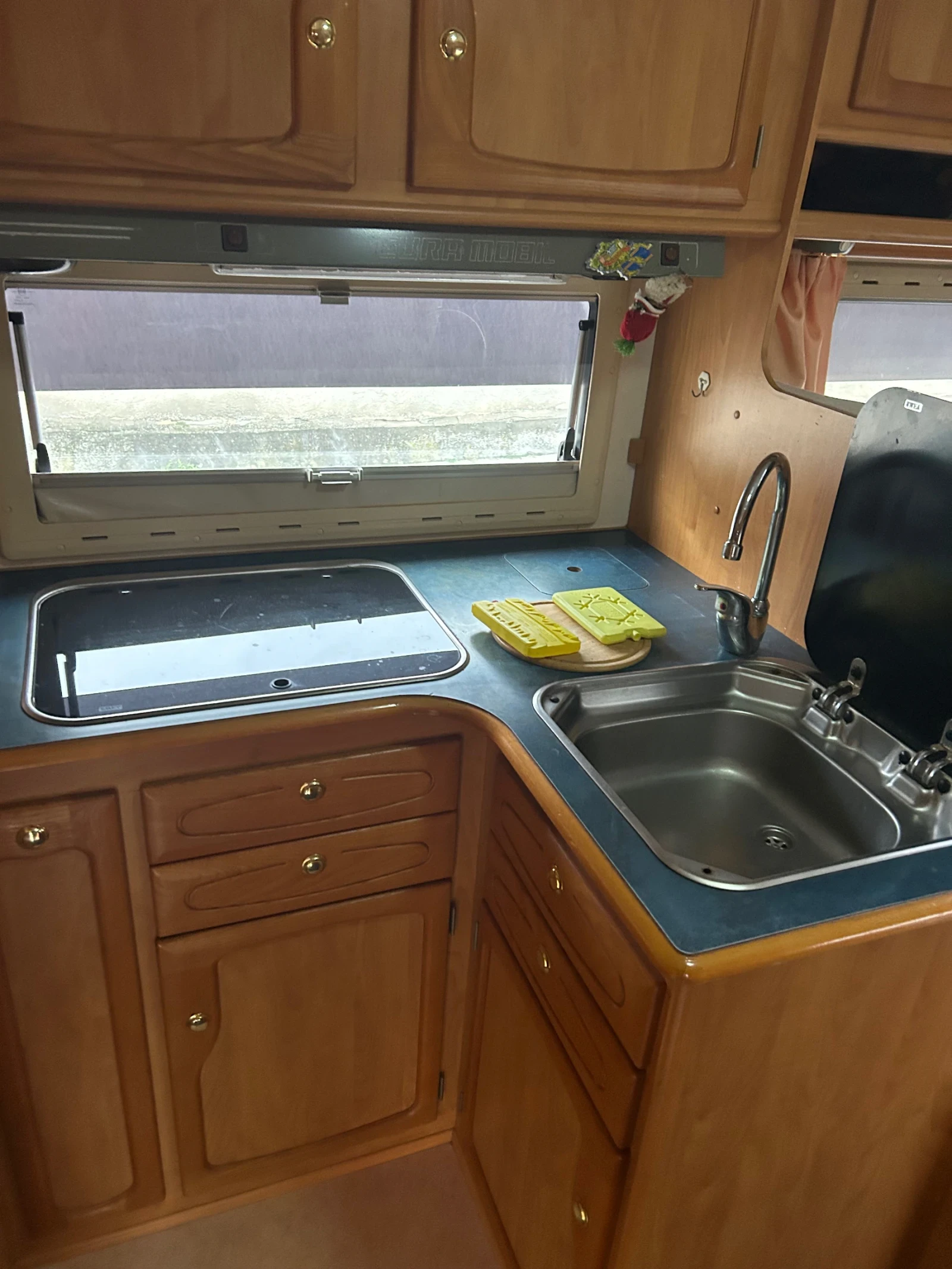 Кемпер Euramobil, снимка 8 - Каравани и кемпери - 53940873