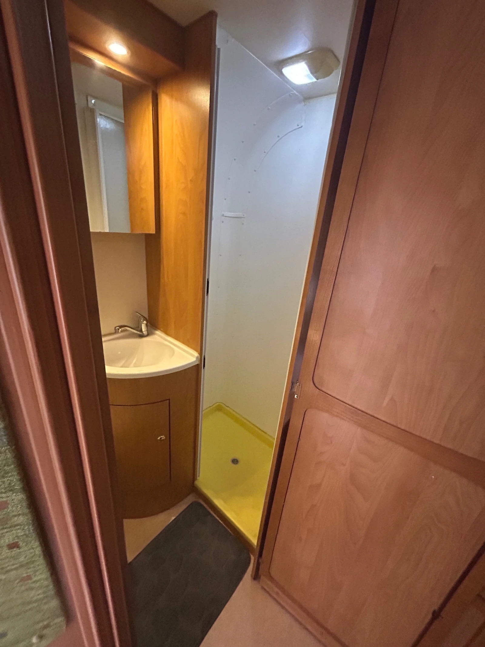 Кемпер Euramobil, снимка 9 - Каравани и кемпери - 53940873