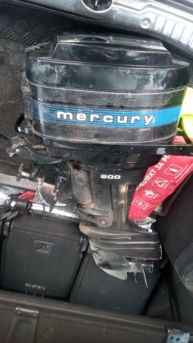 Мотор Mercury 20 к.с., снимка 1 - Части - 44804997