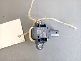 Краш сензор ляв Фолксваген Поло 1.2TSI 