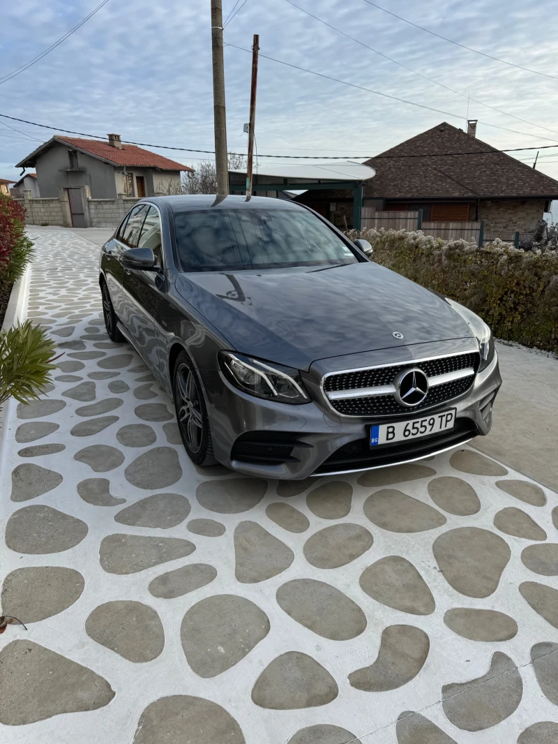 Mercedes-Benz E 220 E220 D 4 MATIC, снимка 1 - Автомобили и джипове - 48352297