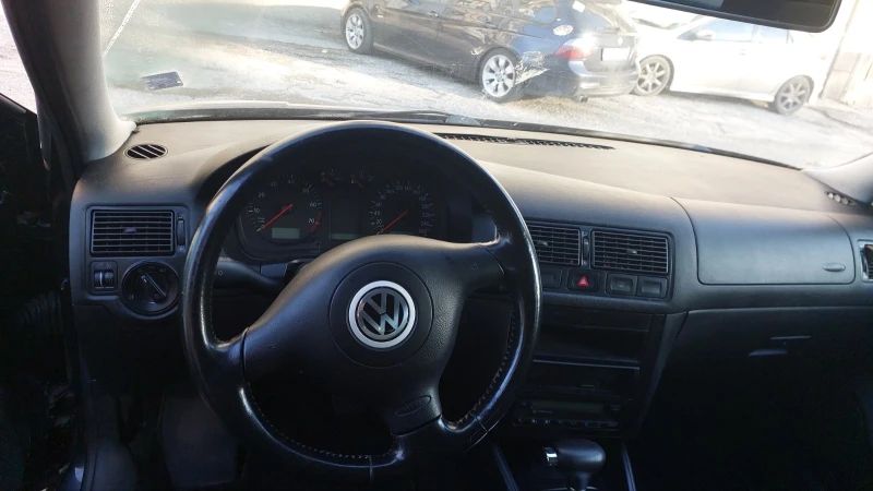 VW Golf 4, снимка 7 - Автомобили и джипове - 48536363