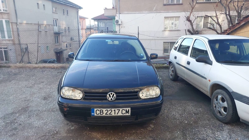 VW Golf 4, снимка 1 - Автомобили и джипове - 48536363