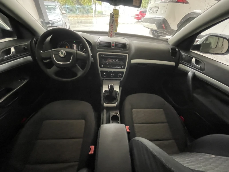 Skoda Octavia, снимка 6 - Автомобили и джипове - 52534537