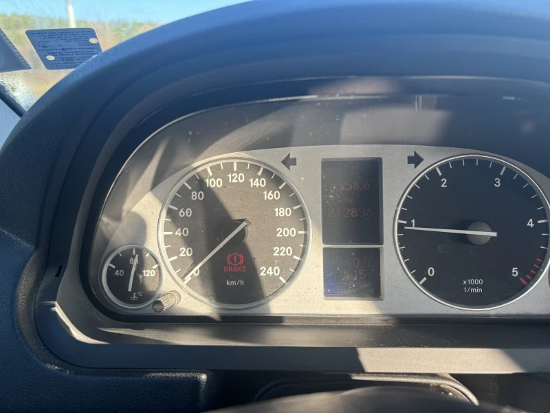 Mercedes-Benz B 180, снимка 2 - Автомобили и джипове - 52775159