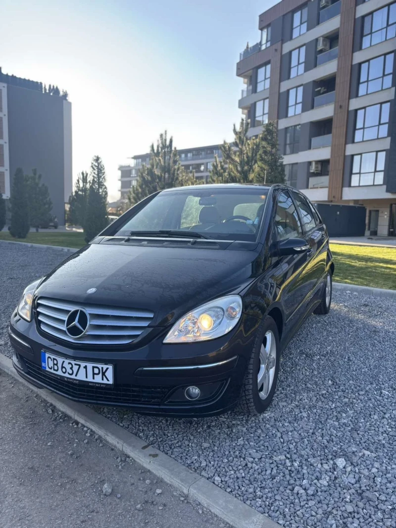 Mercedes-Benz B 180
