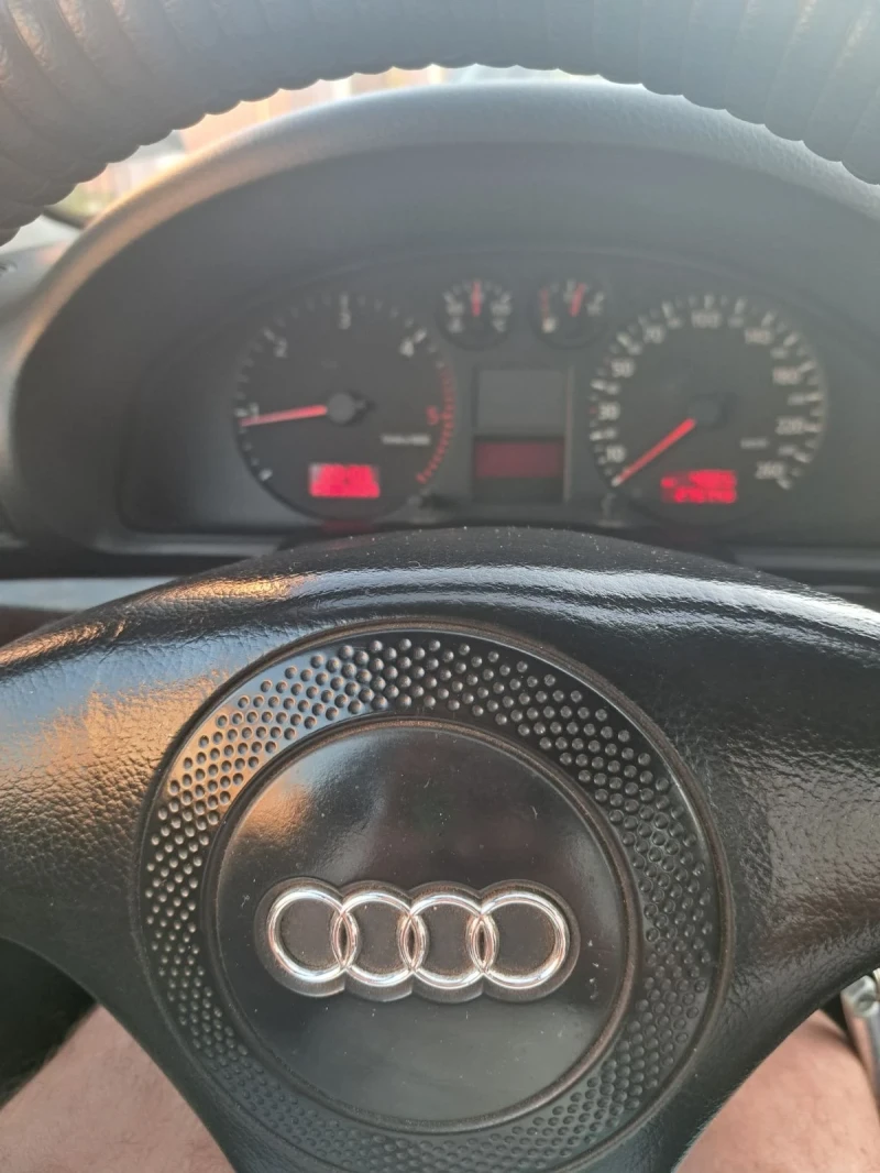 Audi A4, снимка 5 - Автомобили и джипове - 52958399