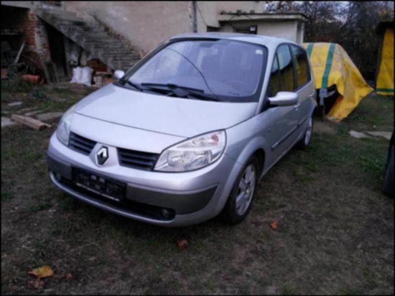 Renault Scenic 1.5dci, снимка 11 - Автомобили и джипове - 45510810