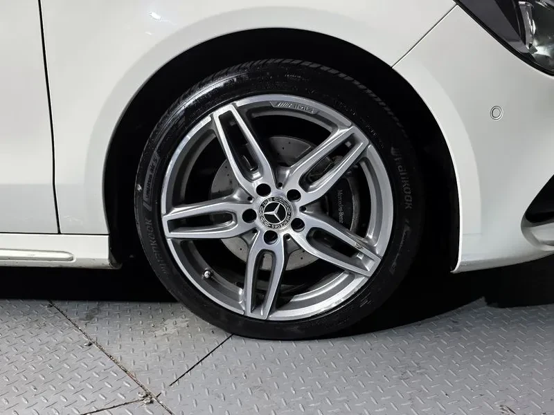 Mercedes-Benz CLA 2.5, снимка 5 - Автомобили и джипове - 54287751