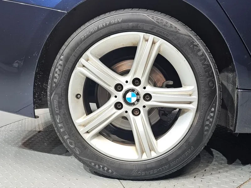 BMW 320, снимка 5 - Автомобили и джипове - 55734314