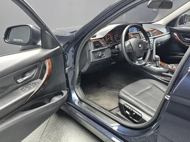 BMW 320, снимка 10 - Автомобили и джипове - 55734314