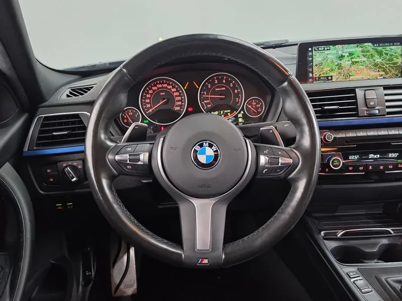 BMW 320 i - САМО 30% АВАНС, снимка 13 - Автомобили и джипове - 56304455