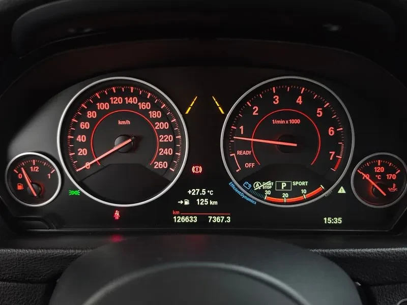 BMW 320 i - САМО 30% АВАНС, снимка 8 - Автомобили и джипове - 56304455