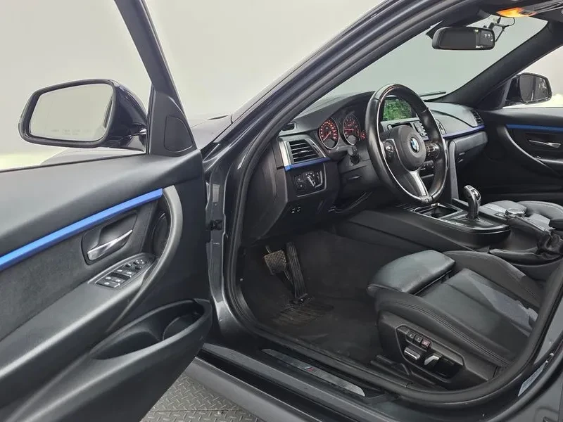 BMW 320 i - САМО 30% АВАНС, снимка 10 - Автомобили и джипове - 56304455