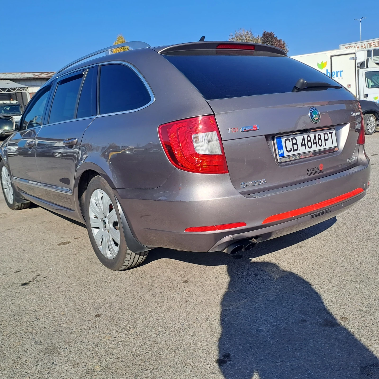 Skoda Superb 2.0TDI 170к.с. - изображение 3