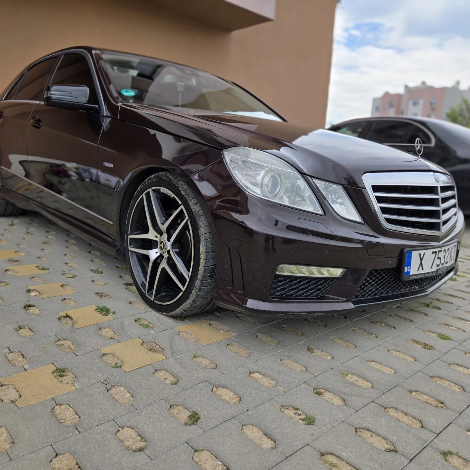 Mercedes-Benz E 350 E 63 AMG Pack - изображение 3