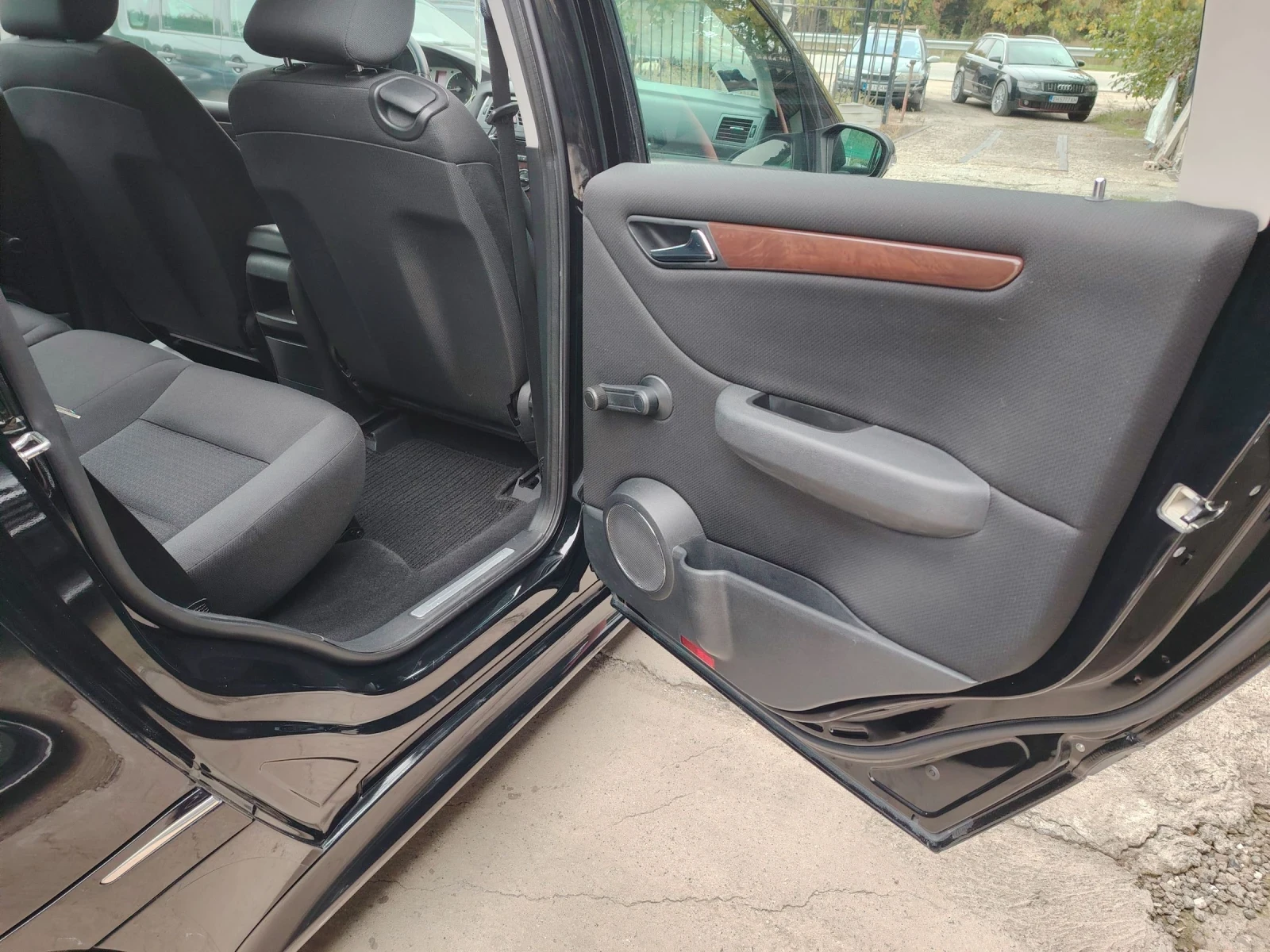 Mercedes-Benz B 200 2.0 CDI - изображение 8