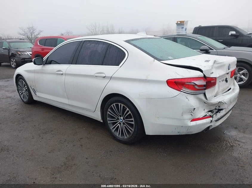 BMW 530 2.0l I xDrive, снимка 3 - Автомобили и джипове - 53900697