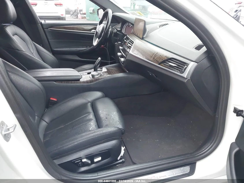 BMW 530 2.0l I xDrive, снимка 5 - Автомобили и джипове - 53900697