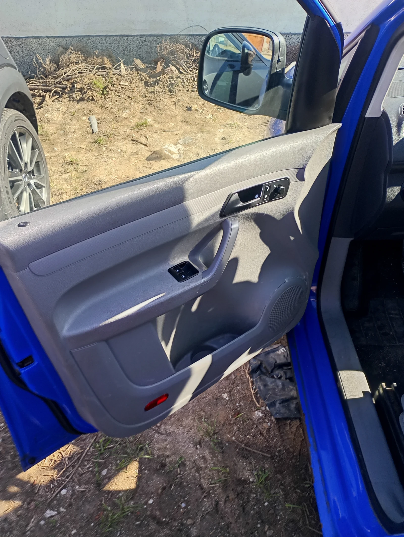 VW Caddy 2.0Бензин/метан Ecofuel, снимка 9 - Автомобили и джипове - 54032124