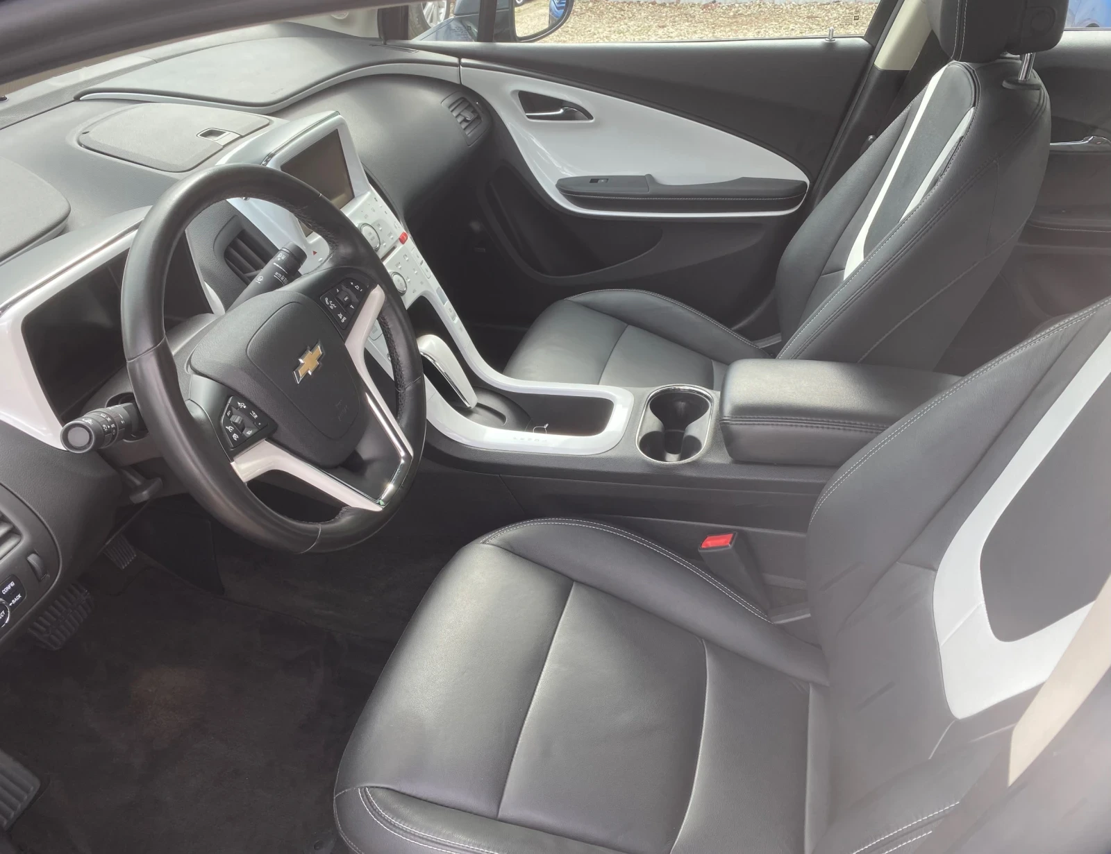 Chevrolet Volt 1.4-16V E-REV Вс.екстри!, снимка 8 - Автомобили и джипове - 54279235