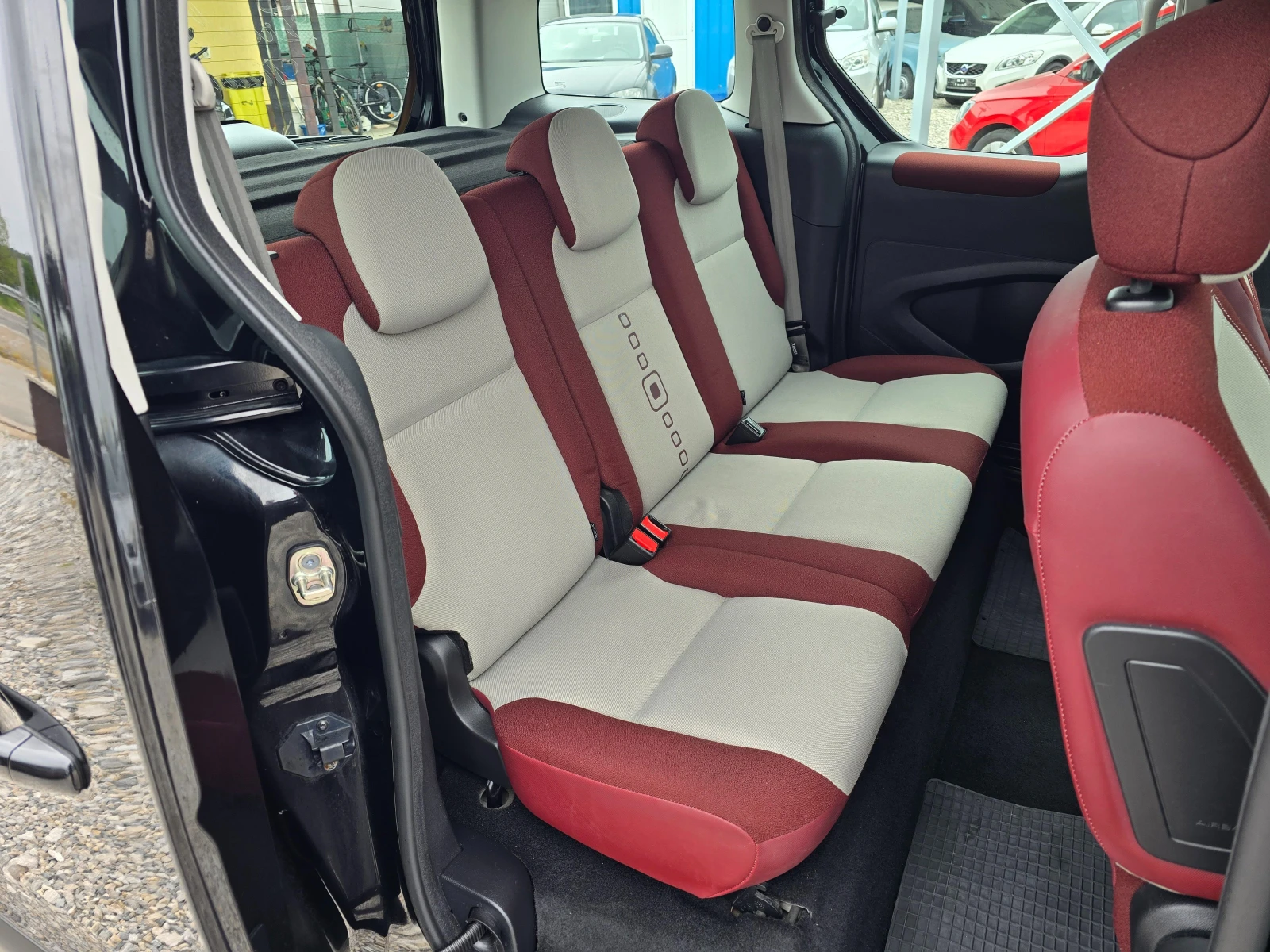 Citroen Berlingo 1.6 BENZIN, снимка 11 - Автомобили и джипове - 54308861