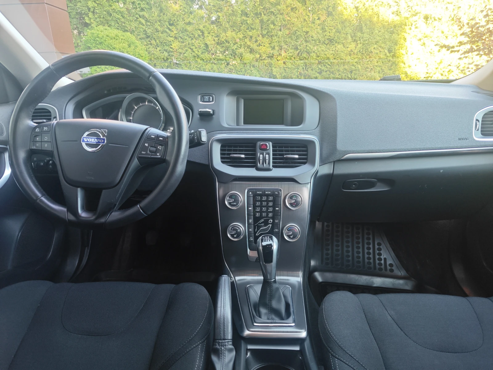 Volvo V40 2.0 120HP, снимка 9 - Автомобили и джипове - 54329325