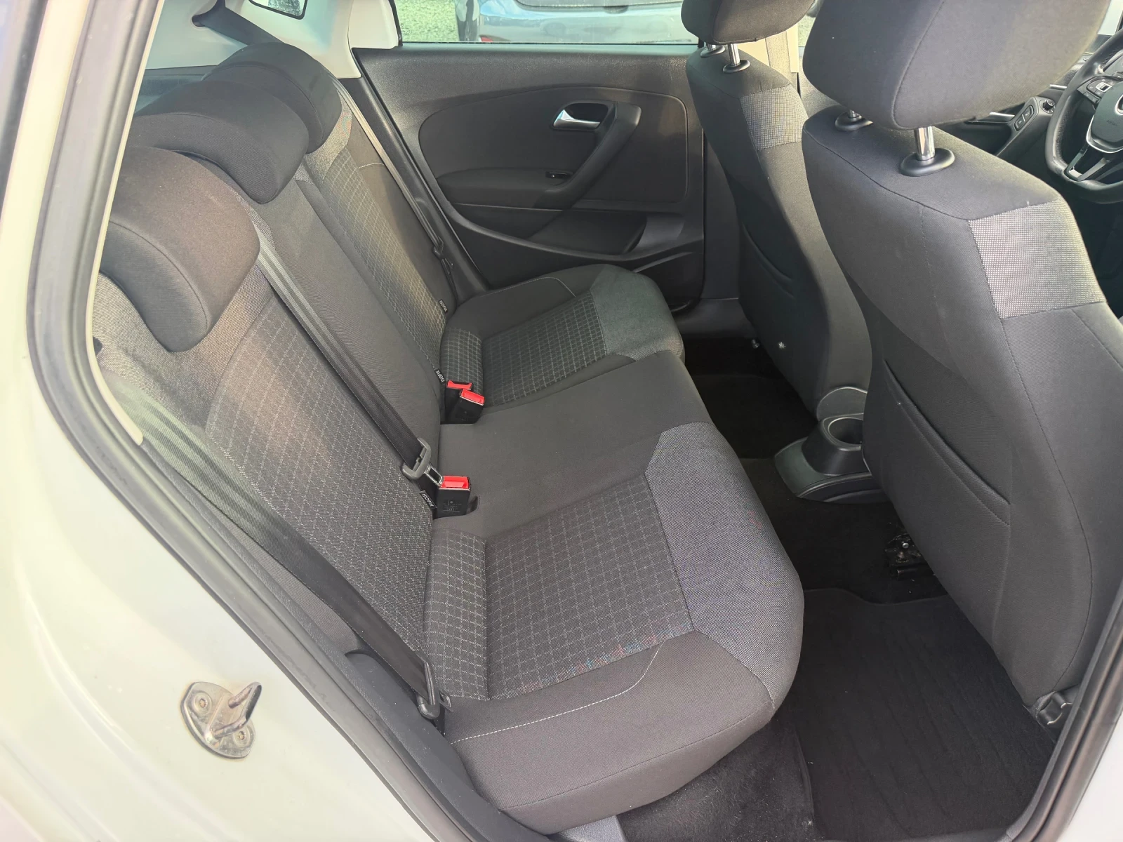 VW Polo 1.2tsi/90hp/NAVI/EVRO6/, снимка 11 - Автомобили и джипове - 54983325