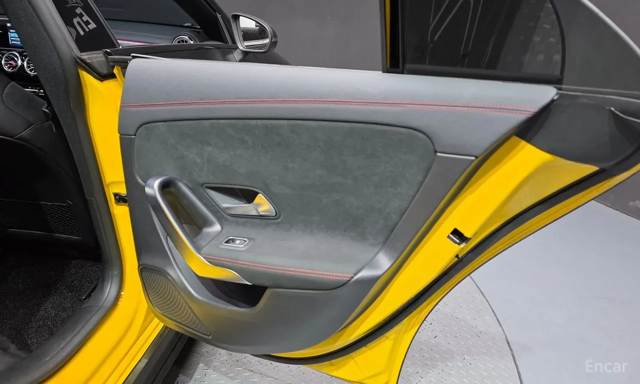 Mercedes-Benz CLA 250 4MATIC| AMG PACKAGE| 4MATIC| LED| DIGITAL COCKPIT|, снимка 17 - Автомобили и джипове - 55261564