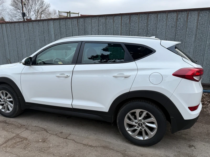 Hyundai Tucson, снимка 3 - Автомобили и джипове - 48968427