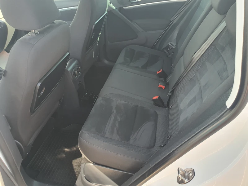 VW Tiguan 2.0TDI 4 MOTION AVTOMAT NAVI PANORAMA LED, снимка 12 - Автомобили и джипове - 50406540